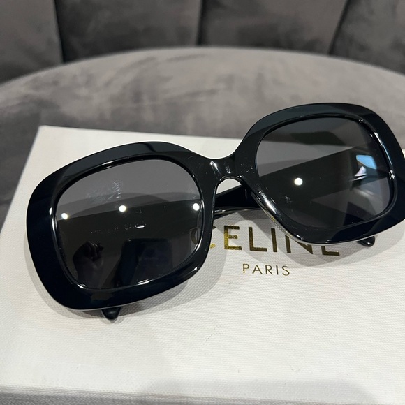 Celine Black Sunglasses with Triomphe Gold Accent - Picture 13 of 17